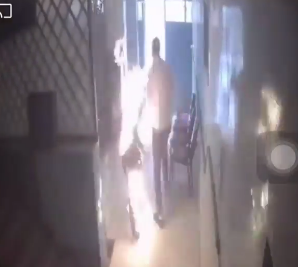  مصرع فتاة حرقا أثناء عملها في عيادة طبيب بشري بأبوكبير