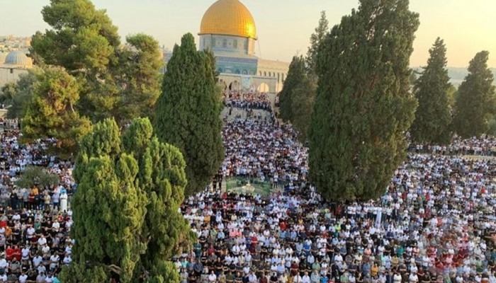  عشرات الآلاف يؤدون صلاة عيد الأضحى بالأقصى