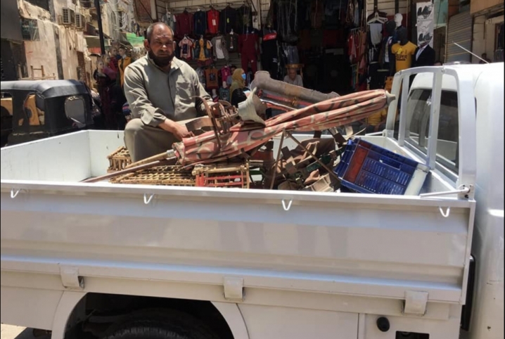  أهالي “شارع فاروق” بالزقازيق يشكون إشغالات الطريق