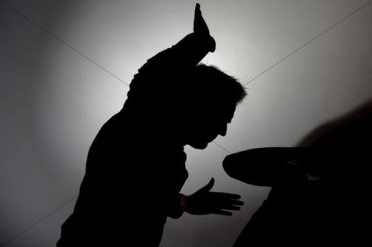  بسبب خلافات على الميراث.. سيدة من الحسينية تتهم شقيقها بالتعدي عليها