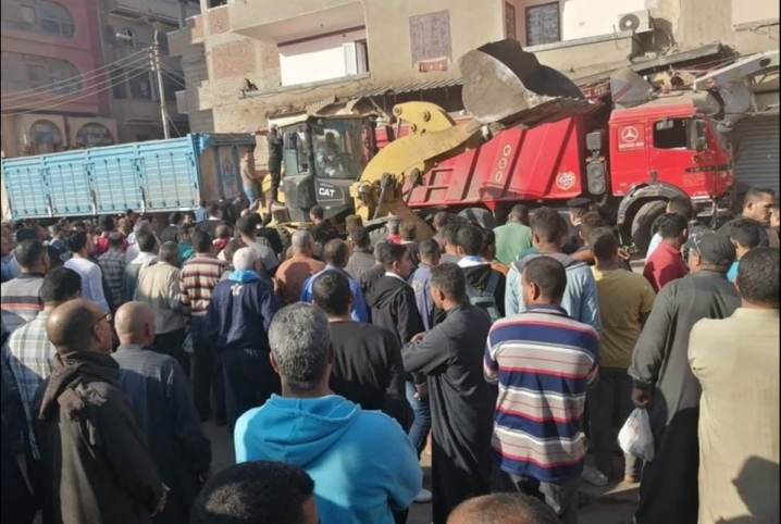  ديرب نجم.. مصرع شاب وإصابة سيدة في حادث تصادم سيارة نقل بمخبز
