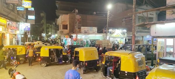  أهالي أبوكبير يستغيثون من انتشار التكاتك بوسط المدينة
