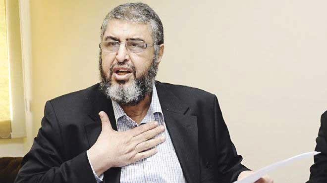  بدا عليه التعب والإرهاق في هزلية محاكمته.. تدهور صحة المهندس خيرت الشاطر