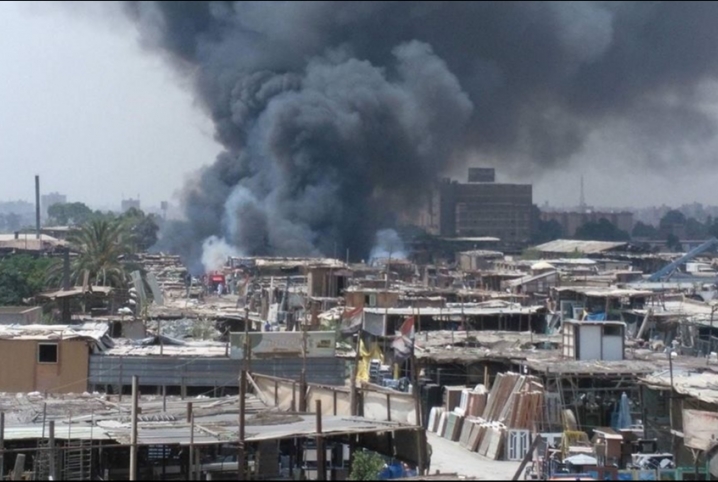  بالصور.. حريق هائل في سوق الجمعة بالسيدة عائشة