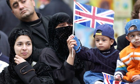  الخارجية البريطانية: المسلمون جزء لا يتجزأ من المجتمع الإنجليزى