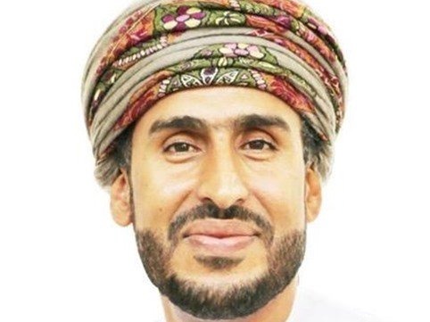  كاتب عماني: تهمة التخابر “أسمج” نكتة سياسية عرفها التاريخ