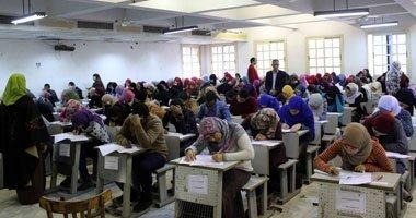  إصابة طالبين داخل خيمة امتحانات حقوق القاهرة بعد سقوط مروحة سقف