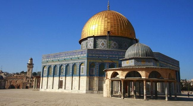  الاحتلال الصهيوني يمنع دخول وجبات السحور للمعتكفين بالمسجد الأقصى