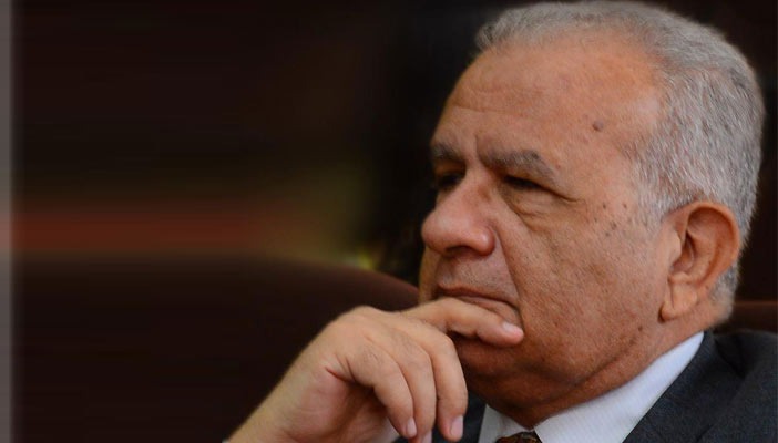  حازم حسني: إصرار منقطع النظير على التفريط في الأرض
