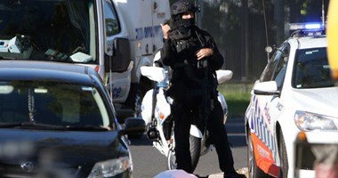  شاهد  لحظة تحرير الرهائن وقتل المسلح فى مجمع السينما بألمانيا