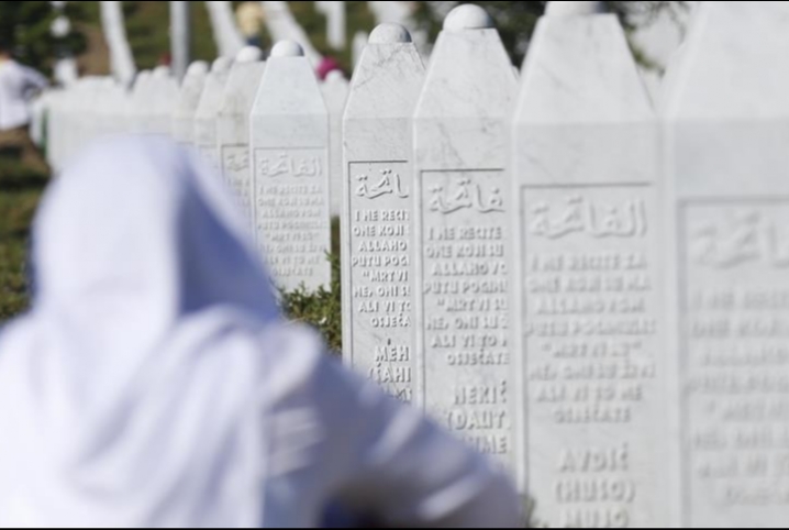  البوسنة تستعد لدفن رفات 127 من ضحايا “سربنيتسا