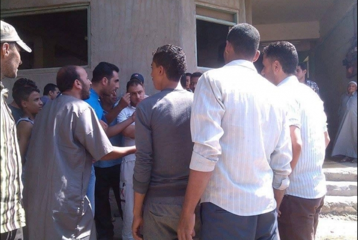 بالصور.. غضب لاستبدال محول كهرباء في أبوحماد بآخر قديم