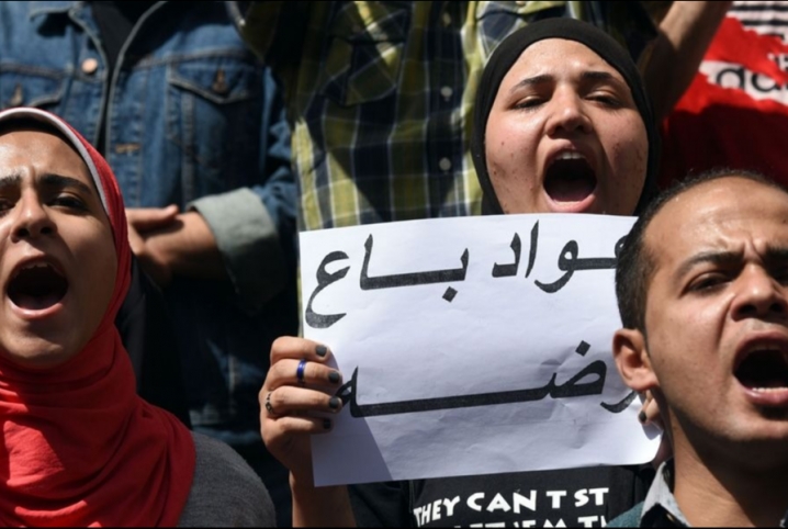  الحبس 3 سنوات لـ10 معارضين لاتفاقية “تيران” و”صنافير”