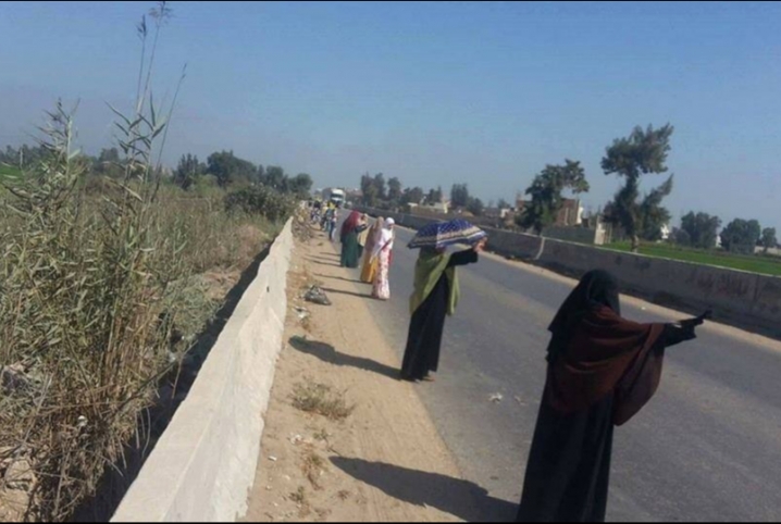 ثوار كفر صقر يتظاهرون في جمعة “يسقط الفقر والتطبيع”