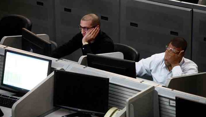  البورصة تواصل التراجع في منتصف تعاملات اليوم