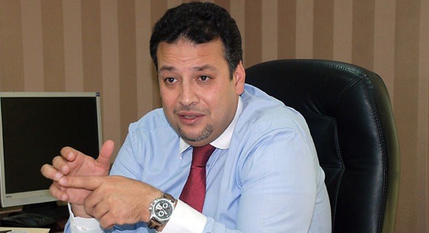  عزام: من يدير مصر عصابة مسلحة