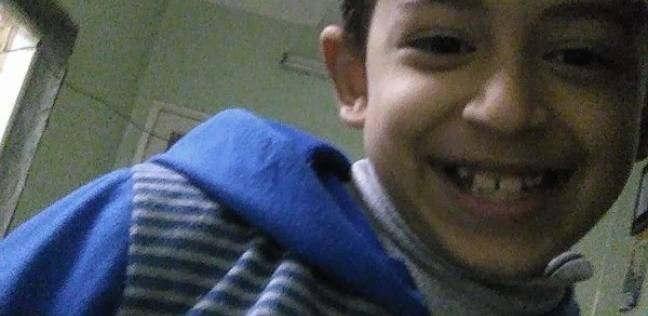 شاهد.. أهالى قرية نزلة خيان بابوكبير يهدمون منزل قاتل الطفل أنس ودفنه حيا مع مصحفه