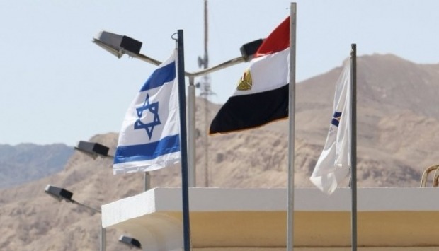  “فضيحة”.. العسكر يرفع علم الكيان الصهيوني خلال الاحتفال بتفريعة قناة السويس الجديدة