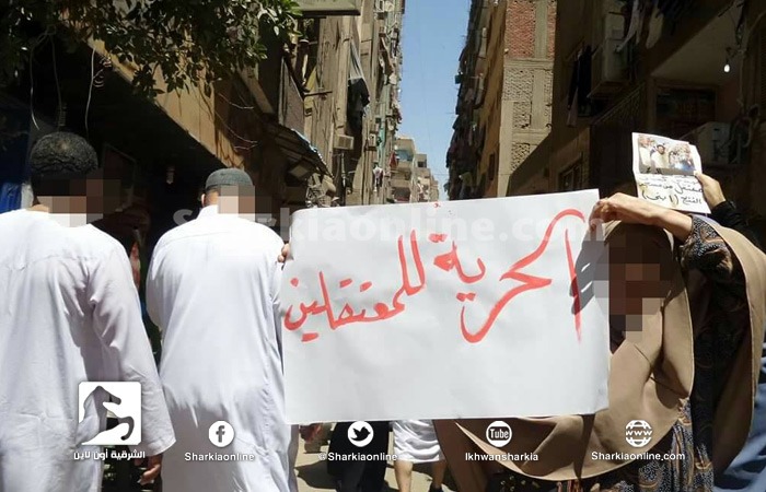  ثوار المعادي يحتشدون عقب صلاة الجمعة رفضا للانقلاب