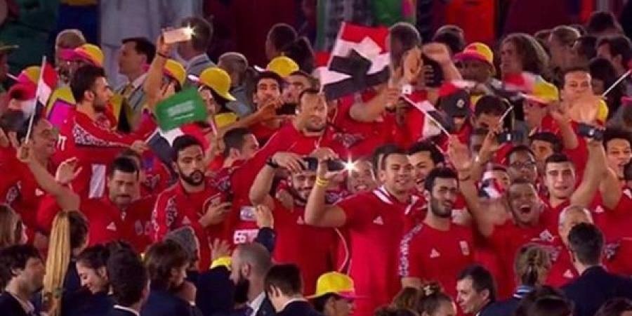  بعد رفعه علم السعودية في افتتاح الأوليمبياد.. تويتر يشتعل بـ”رجعوا حمادة”