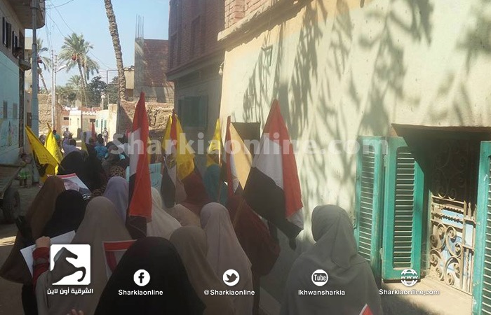 القرين.. فعاليات ثورية تطالب بإزاحة مخرّب مصر