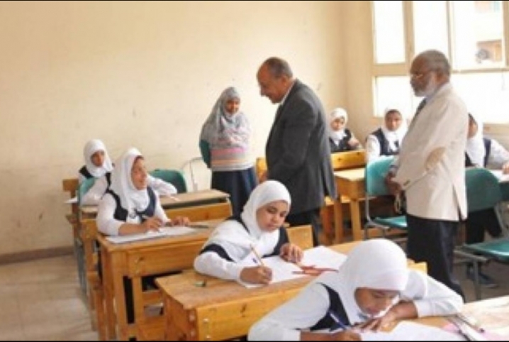  بعد إلغاء امتحانات منتصف العام..  الطلاب تحت رحمة المدرسين ومافيا الدروس الخصوصية