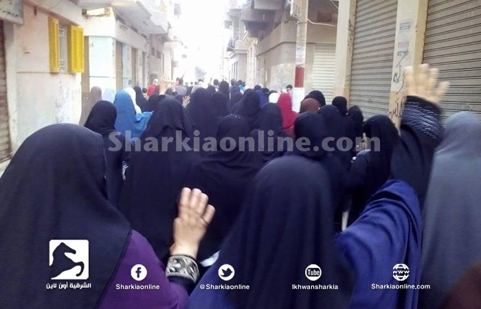 مسيرة لثوار أبوكبير بجمعة “أزيحوا الفقر والطغيان”