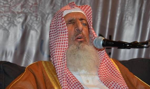  بعد 35 عامًا.. مفتي السعودية يعتذر عن إلقاء خطبة عرفة