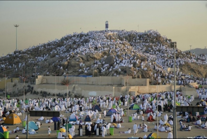  بالصور.. مليونا حاج يصعدون إلى جبل عرفات