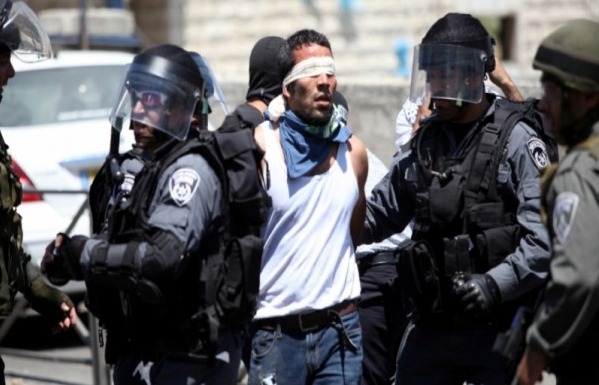  قوات الاحتلال تعتقل 3 فلسطينيين بينهم مصاب