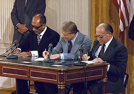  في ذكراها الـ37..  “كامب ديفيد” اتفاقية العار ومذبحة التنازلات