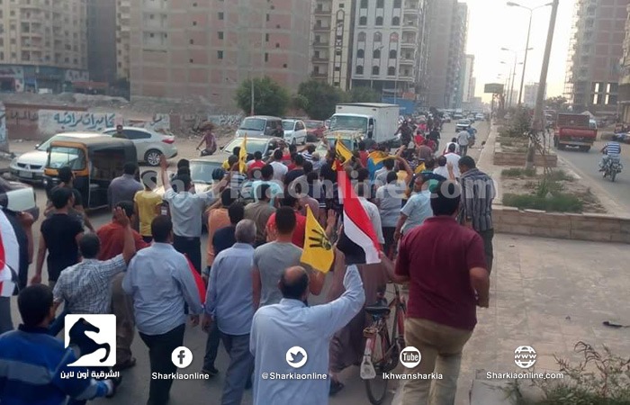 مسيرة شبابية من أمام مسجد القدس بالزقازيق