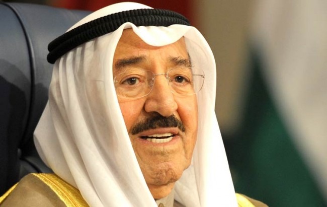  أمير الكويت يحل مجلس الأمة والحكومة تقدم استقالتها