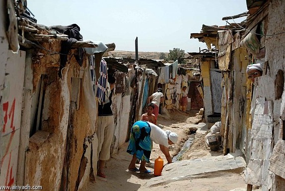  في عهد الانقلاب.. ارتفاع نسبة الفقراء خلال عام 2015 لـ27.8%