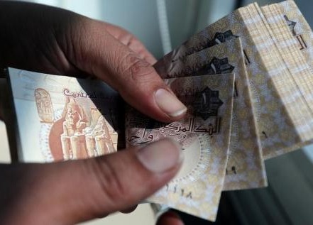  لأول مرة.. الدولار بـ17 جنيهًا في عهد الانقلاب