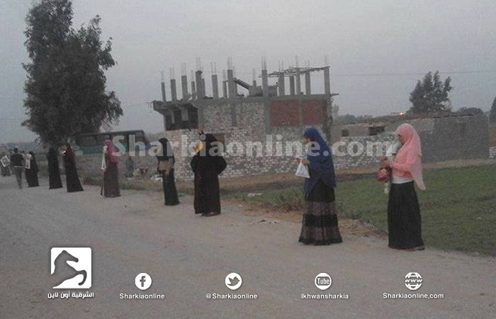  سلاسل بشرية لثوار بلبيس تطالب بالافراج الفورى عن المعتقلين
