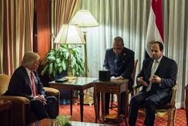  السيسي أول من هنأ “ترامب”.. من يخدم في بلاط أمريكا؟!