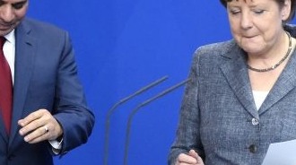  التايمز: هل يستقبل السيسي مهاجرين بصفقة مع ألمانيا؟