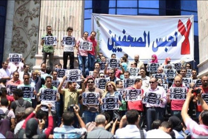  بعد الإلهاء في تفجير الكنيسة.. برلمان الانقلاب يمرر قانون توحيد الإعلام