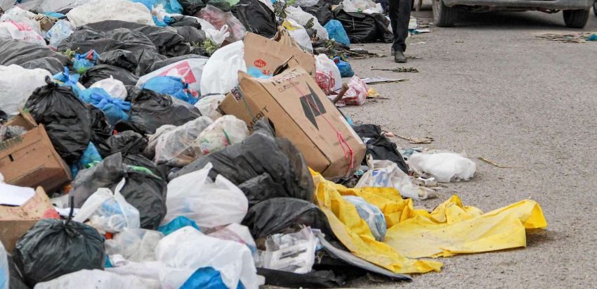 أهالي شارع هندسة الري بمنيا القمح يستغيثون من القمامة