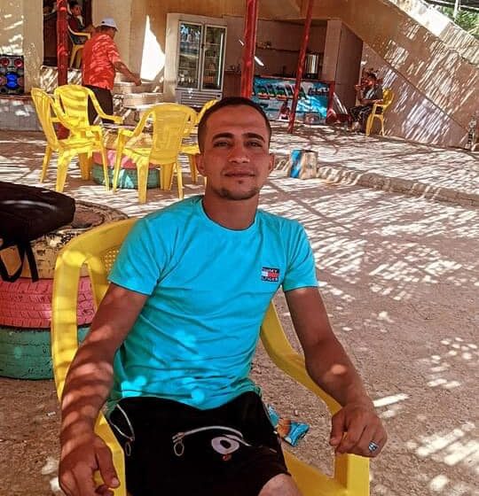  مقتل شاب وإصابة والده وشقيقه في قرية بأبوحماد