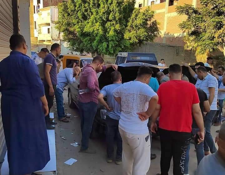 العثور على شاب وفتاة متوفيين داخل سيارة بكفر صقر