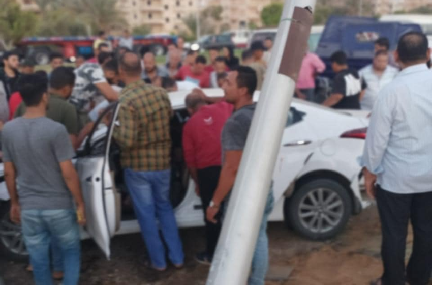  إصابة 3 أشخاص في حادث تصادم بالعاشر