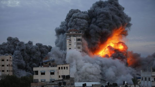 “الإعلامي الحكومي”: أكثر من 18 ألف طن متفجرات ألقيت على غزة