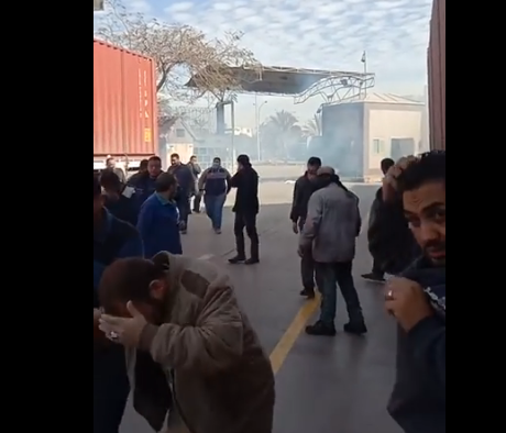  عمال مصنع 1 بشركة “ليوني” يضربون عن العمل